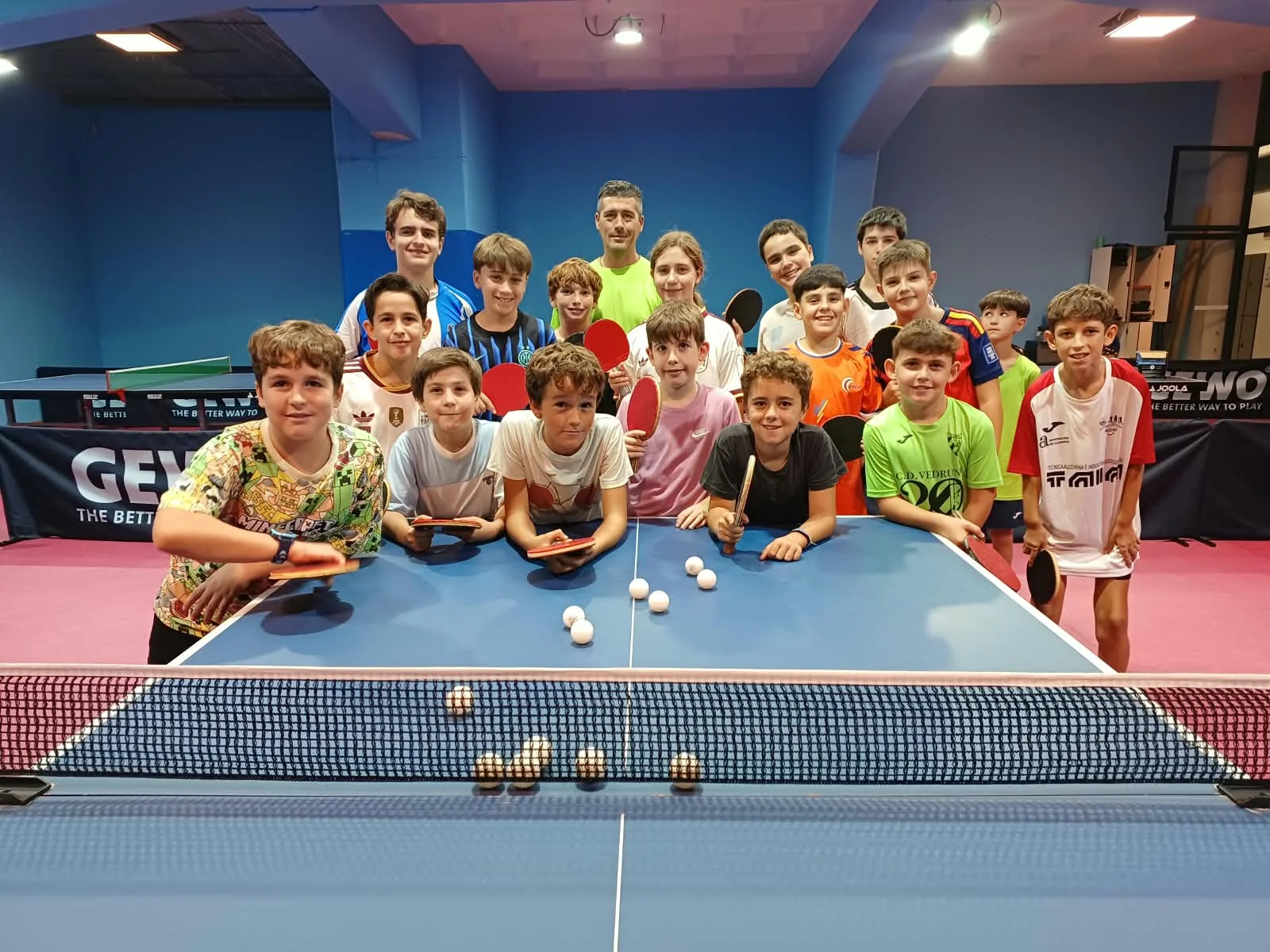Niños participando en las jornadas de puertas abiertas del CTM Alcoy